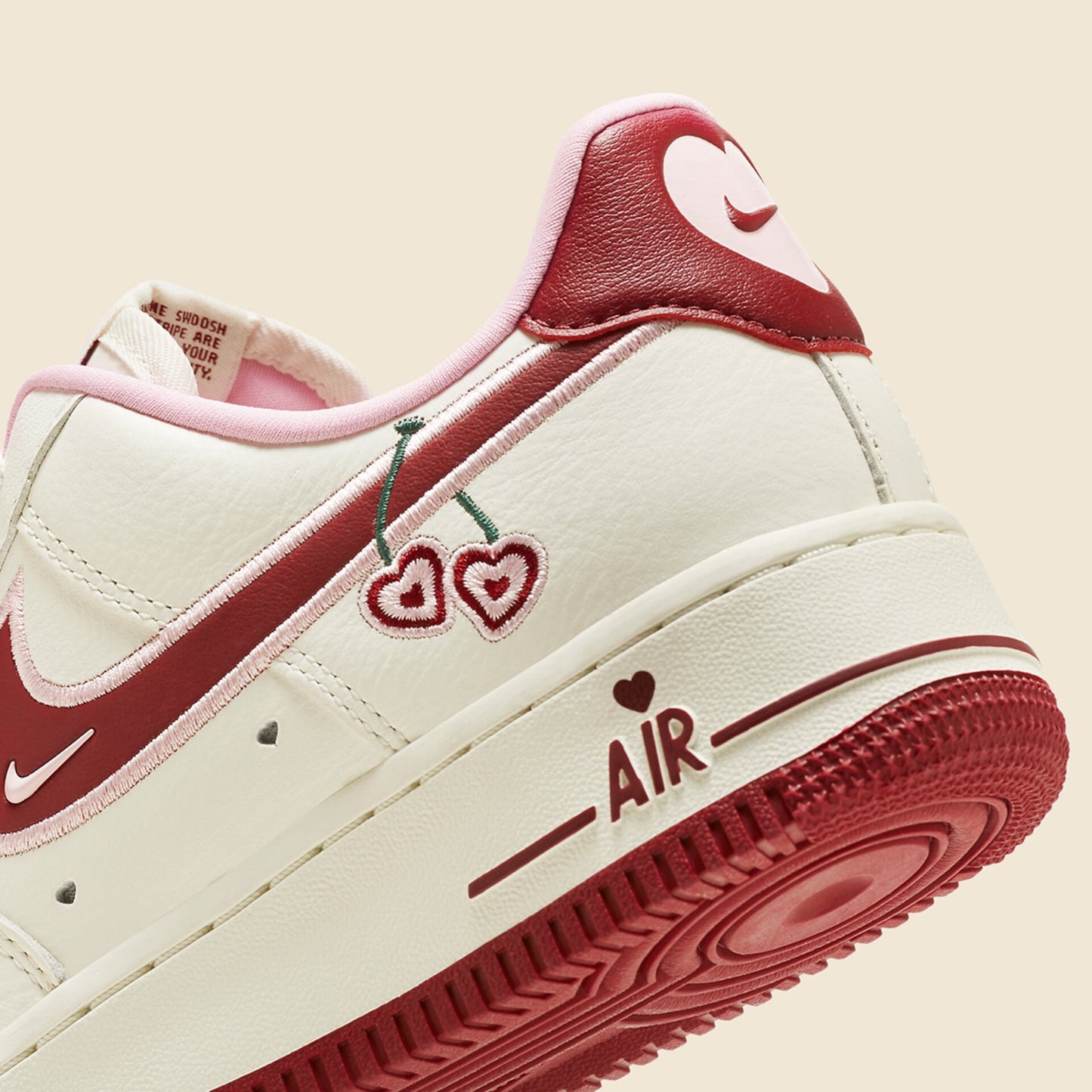 AIR FORCE 1 LOW (VALENTINE'S 2023)