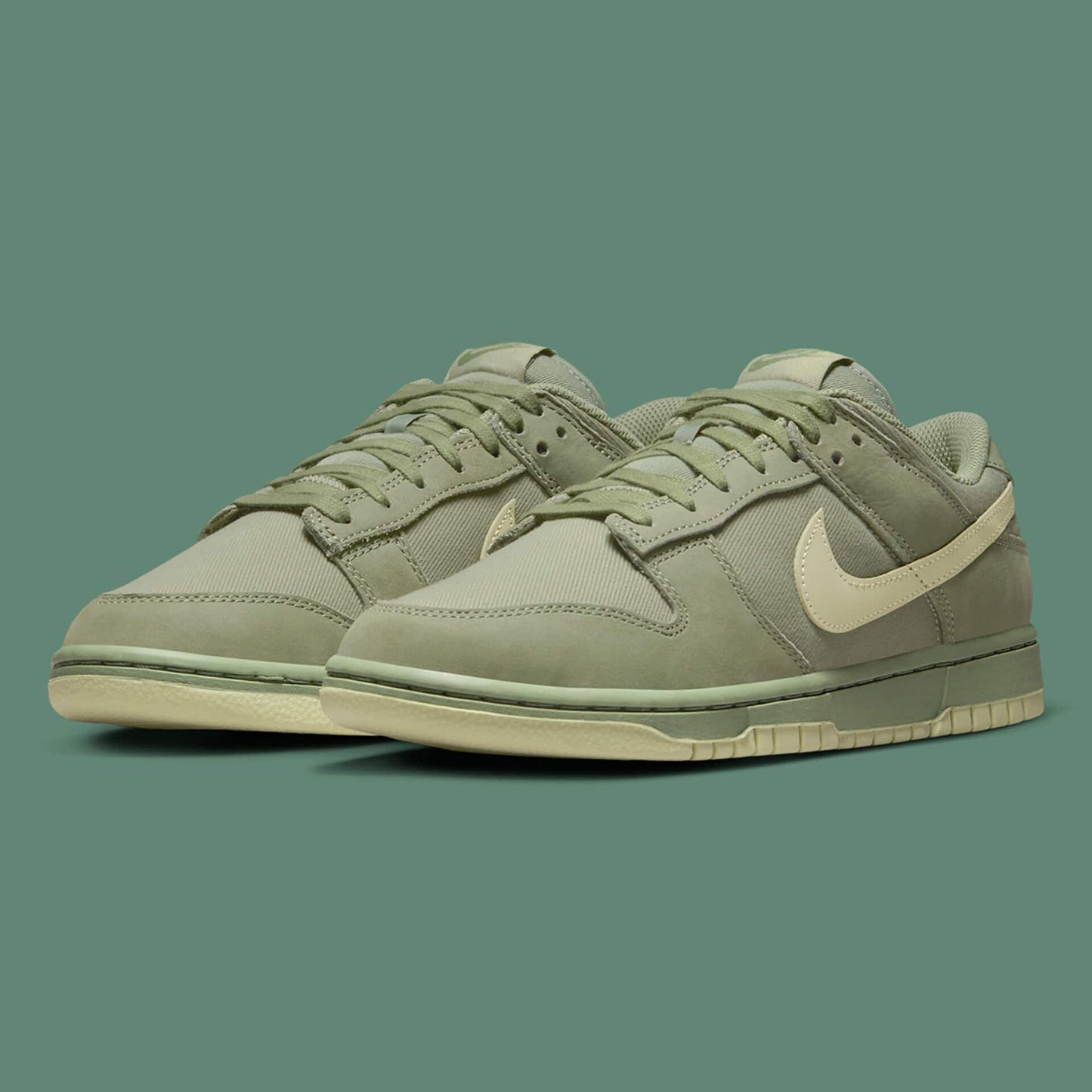 SB DUNK LOW (OIL GREEN)