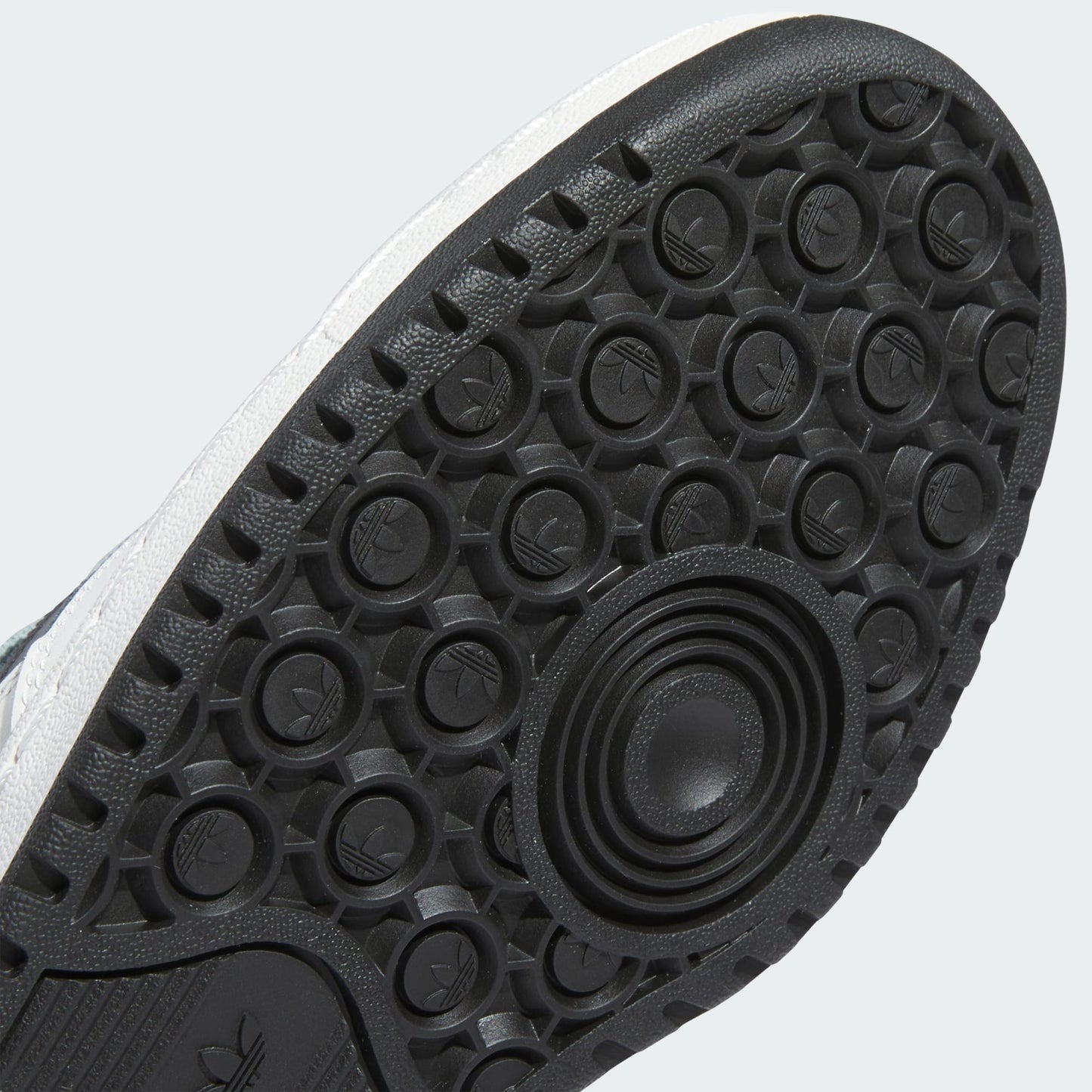 FORUM LOW CL(CORE WHITE/CORE BLACK/CORE WHITE)