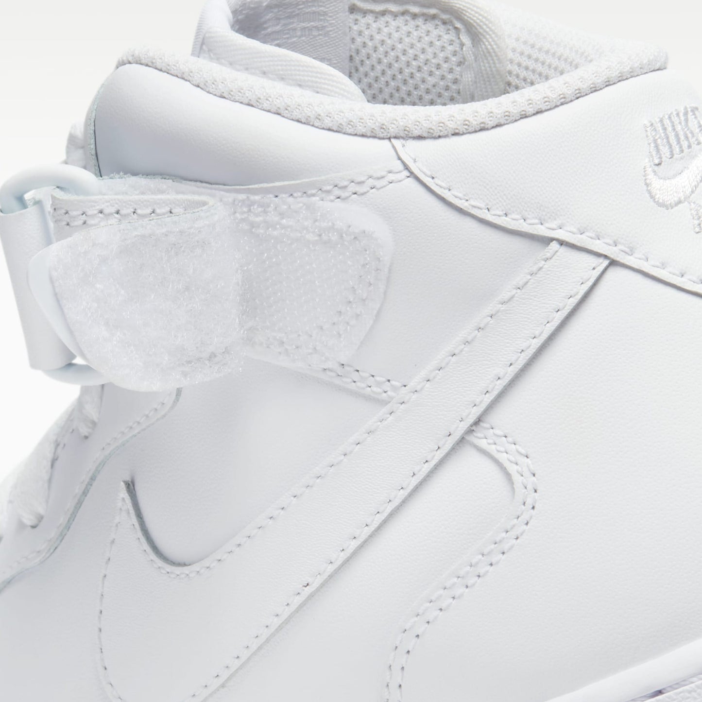 AIR FORCE 1 MID (WHITE)