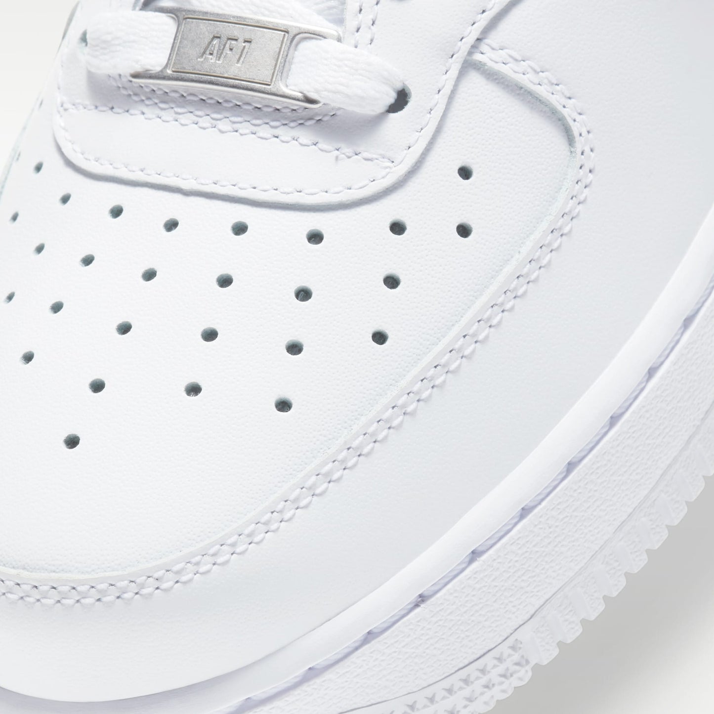 AIR FORCE 1 MID (WHITE)